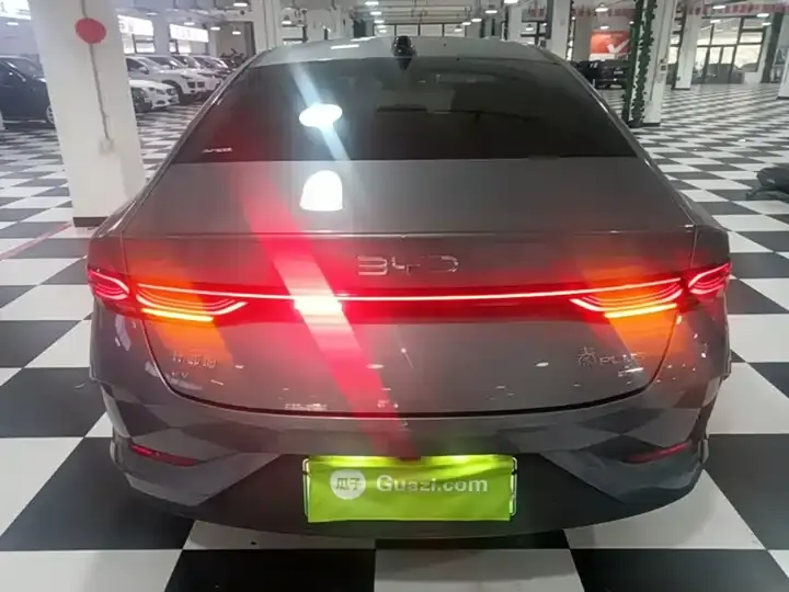 Qin PLUS 2025 EV Smart Driving Edition 510KM Leading Model 6