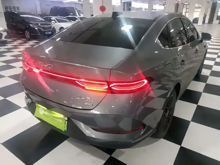 Qin PLUS 2025 EV Smart Driving Edition 510KM Leading Model 7