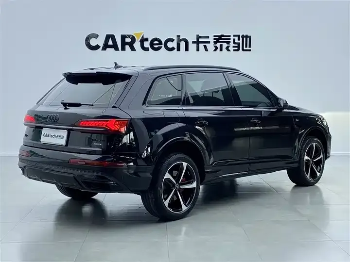 Audi Q7 2022 55 TFSI quattro S line Ice and Snow Sports Edition 3