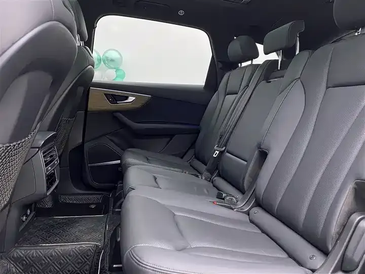 Audi Q7 2022 55 TFSI quattro S line Ice and Snow Sports Edition 7