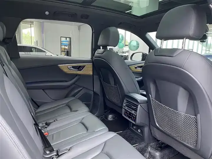 Audi Q7 2022 55 TFSI quattro S line Ice and Snow Sports Edition 8