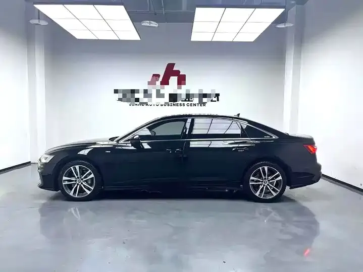 Audi A6L 2021 40 TFSI Deluxe Dynamic 3