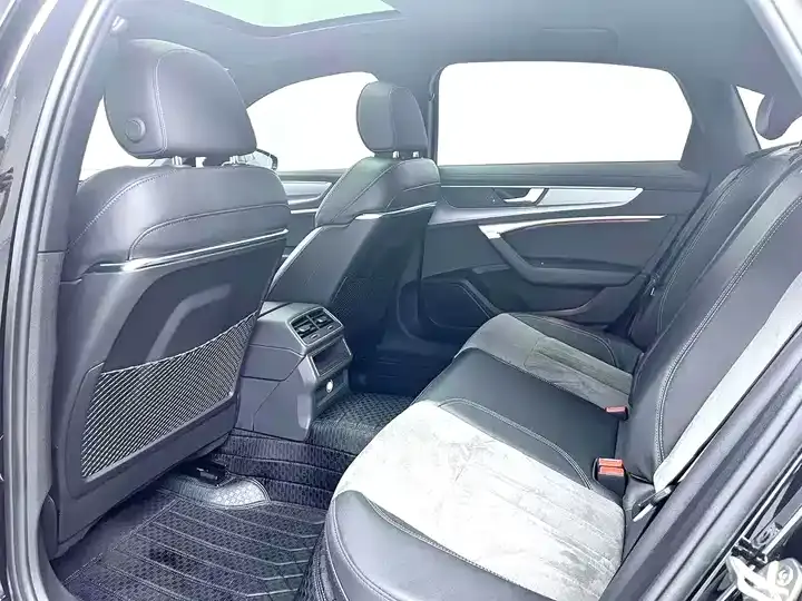 Audi A6L 2021 40 TFSI Deluxe Dynamic 8