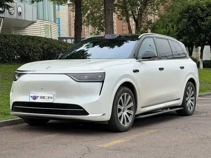 Open image lightbox: AITO M8 2025 extended range Max version 53.4kWh 6-seat version (192-line laser Radar)