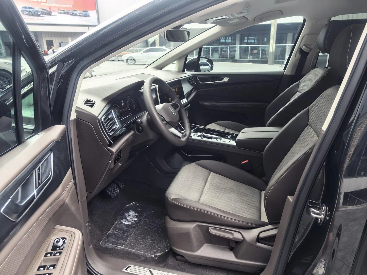 Volkswagen 2022 models of Wei ran (Viloran) 2.0TSI 330TSI business edition automatic gear 4