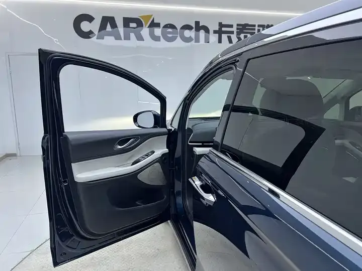 Voyah Dreamer 2025 PHEV Four-wheel Drive Flagship Kunpeng Edition 12