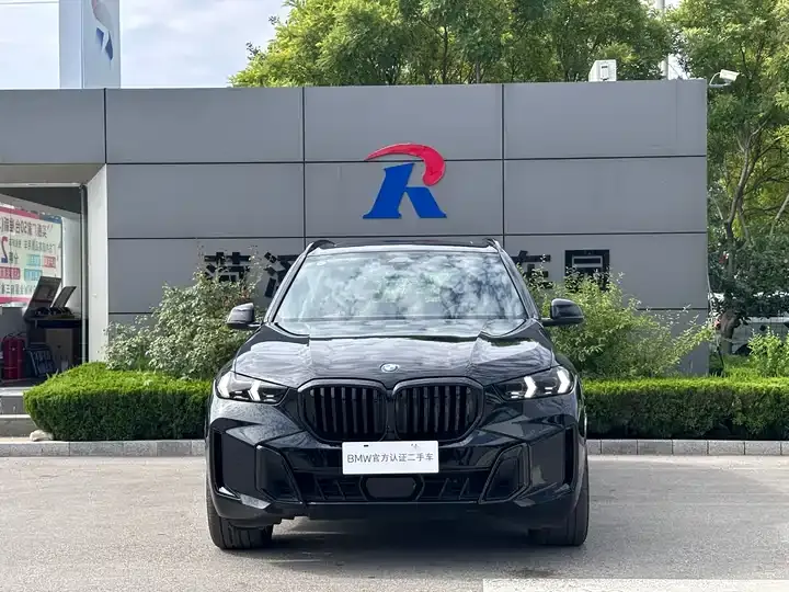 BMW X5 2023 xDrive 40Li M sports obsidian night suit - View 1