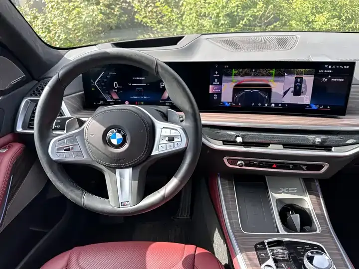 BMW X5 2023 xDrive 40Li M sports obsidian night suit 7