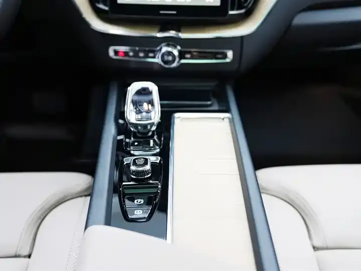 Volvo XC60 plug-in hybrid 2025 plug-in hybrid long endurance four-wheel drive Zhiyuan Deluxe Edition 12