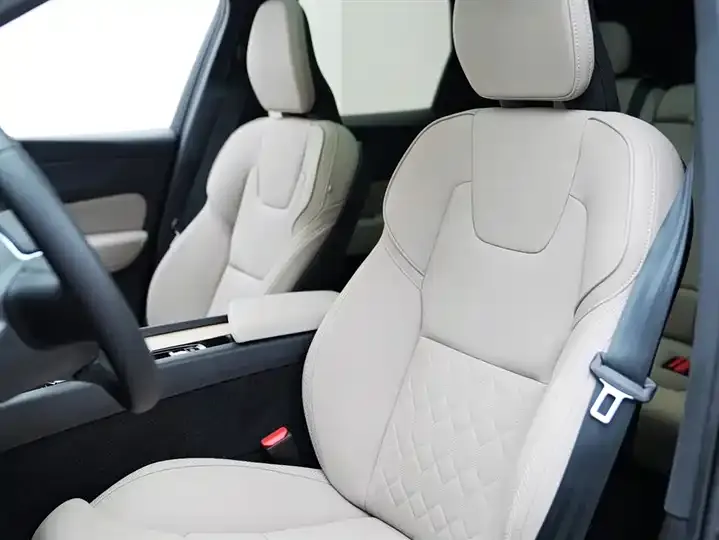 Volvo XC60 plug-in hybrid 2025 plug-in hybrid long endurance four-wheel drive Zhiyuan Deluxe Edition 7