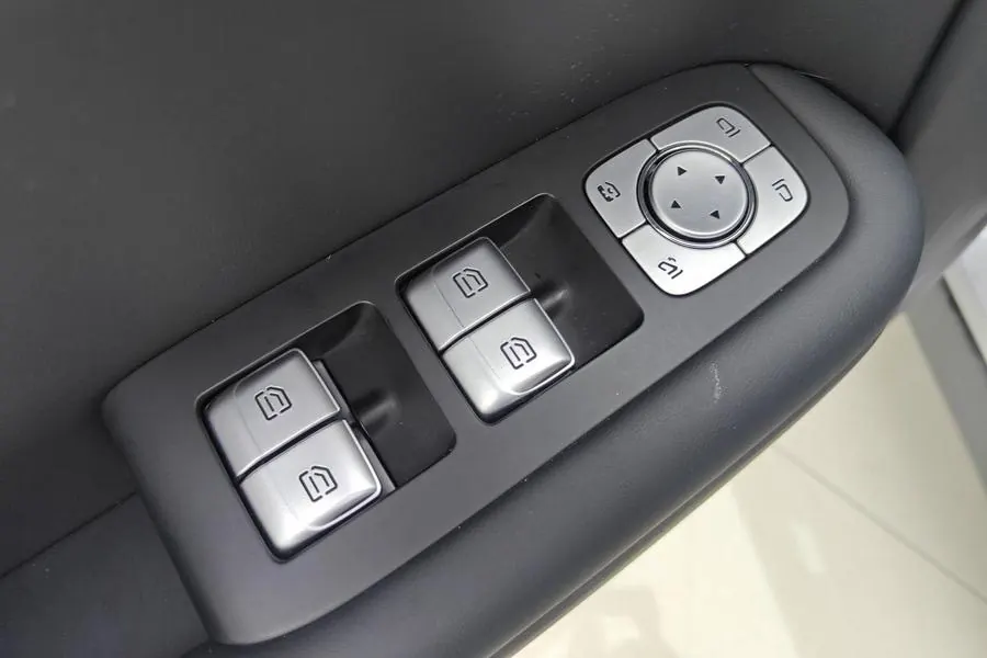 Li 2022 L9 1.5T Max Edition Automatic Gear 13