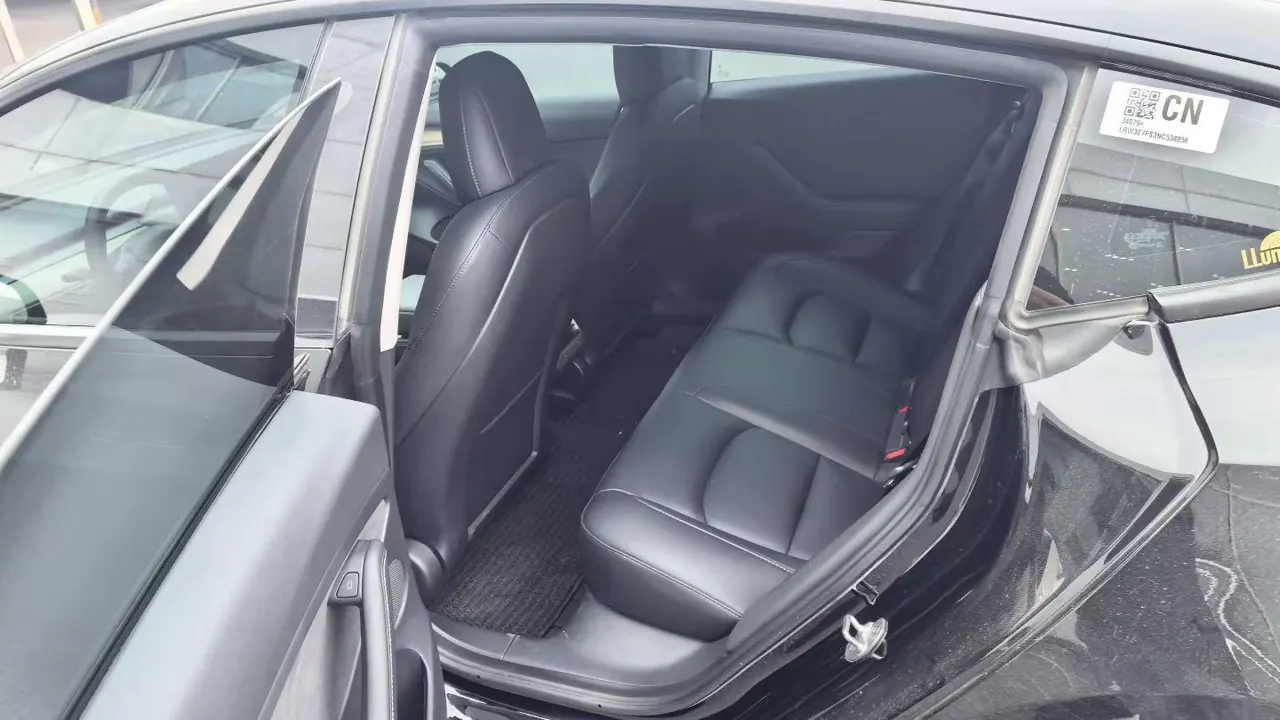 Tesla 2022 Model 3 rear-wheel drive version of automatic transmission 5