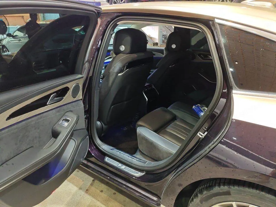 HongQi 2022 H9 48V 2.0T Zhilian Qi Chang Edition Automatic Gear 5