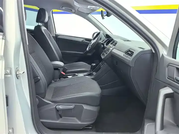 Tiguan L 2021 330TSI Automatic Two-Drive Comfortable Edition 8