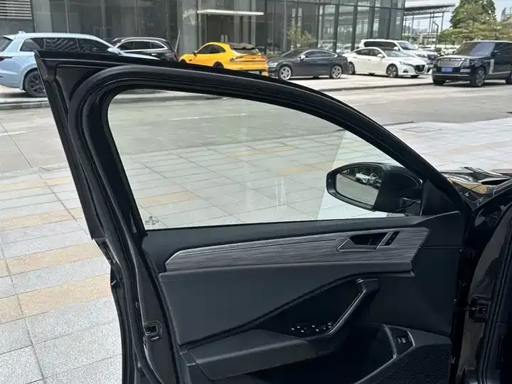 Sagittarius 2023 300TSI DSG Excellence Edition 12