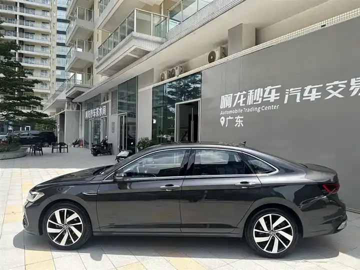Sagittarius 2023 300TSI DSG Excellence Edition 3