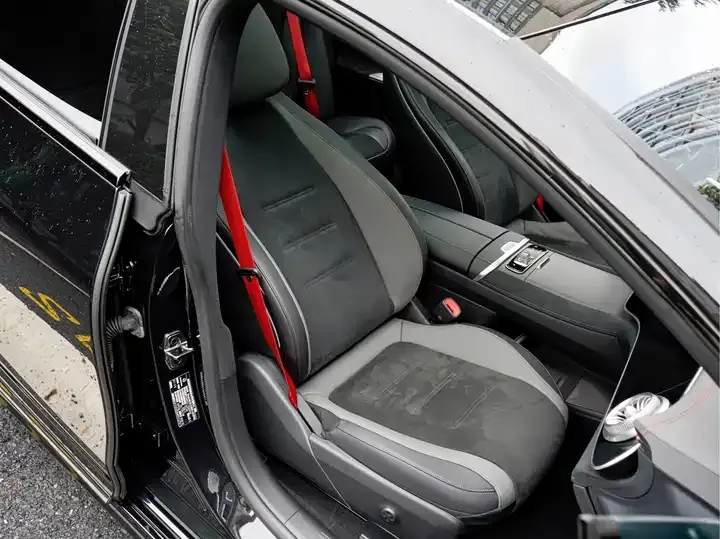 Mercedes Benz EQE AMG 2023 AMG EQE 53 4MATIC 12