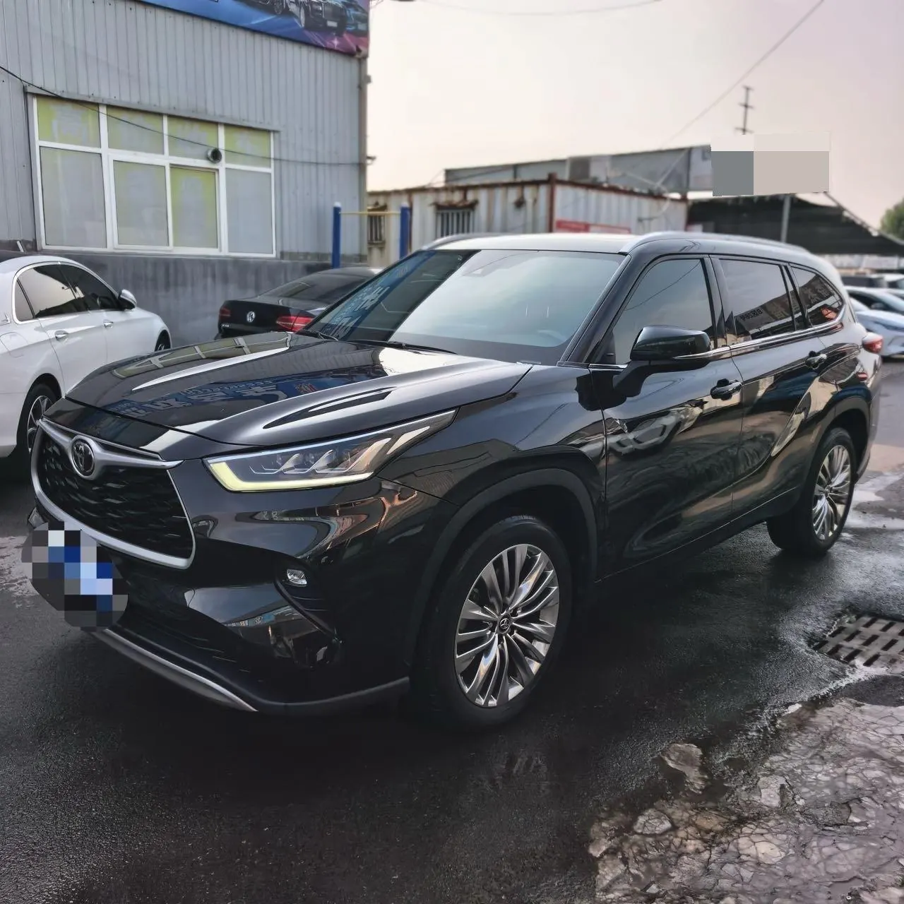 Toyota 2022 Highlander 2.0T 380T 4-wheel drive premium version 7-seat automatic gear - View 1