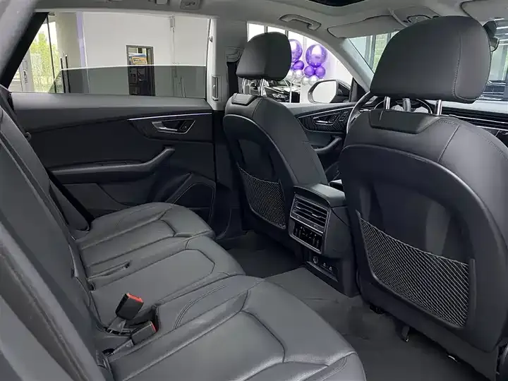 Audi Q8 2022 55 TFSI Deluxe Dynamic 11