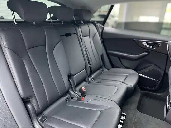 Audi Q8 2022 55 TFSI Deluxe Dynamic 12