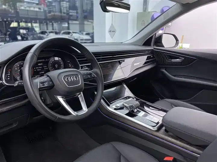 Audi Q8 2022 55 TFSI Deluxe Dynamic 6