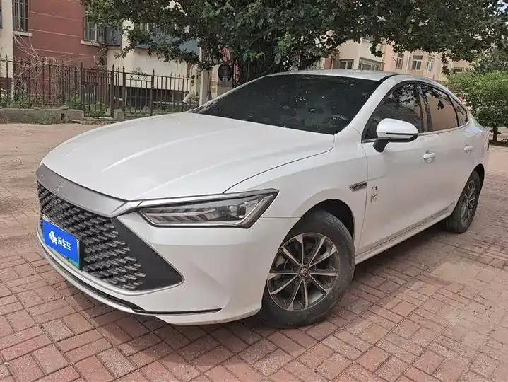Open image lightbox: Qin PLUS 2023 Champion Edition DM-i 55KM Leading Model