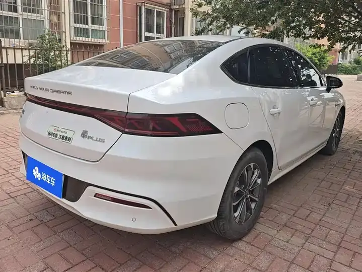 Qin PLUS 2023 Champion Edition DM-i 55KM Leading Model 3