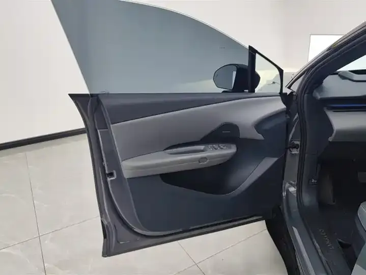 LYNK&amp;CO Z20 2025 530km Rear Drive Max 7
