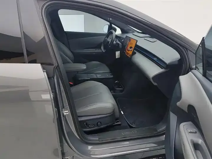 LYNK&amp;CO Z20 2025 530km Rear Drive Max 8