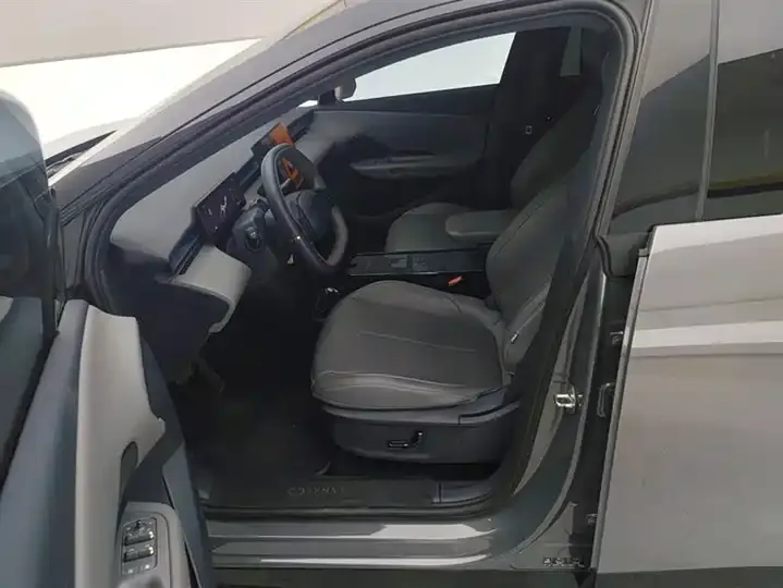 LYNK&amp;CO Z20 2025 530km Rear Drive Max 9