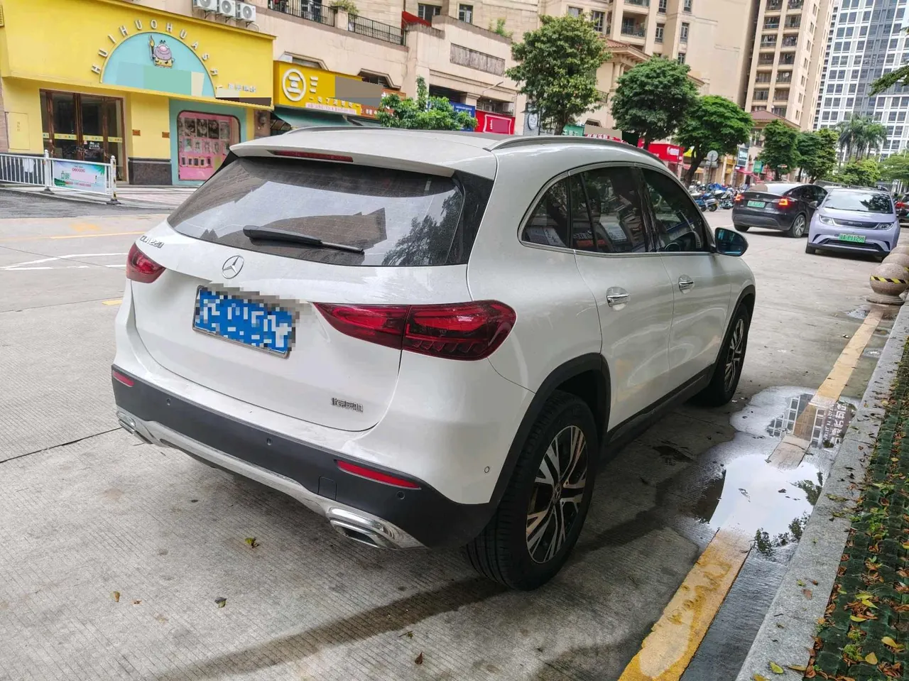 Mercedes Benz 2024 GLA 220 2.0T automatic gear - View 1