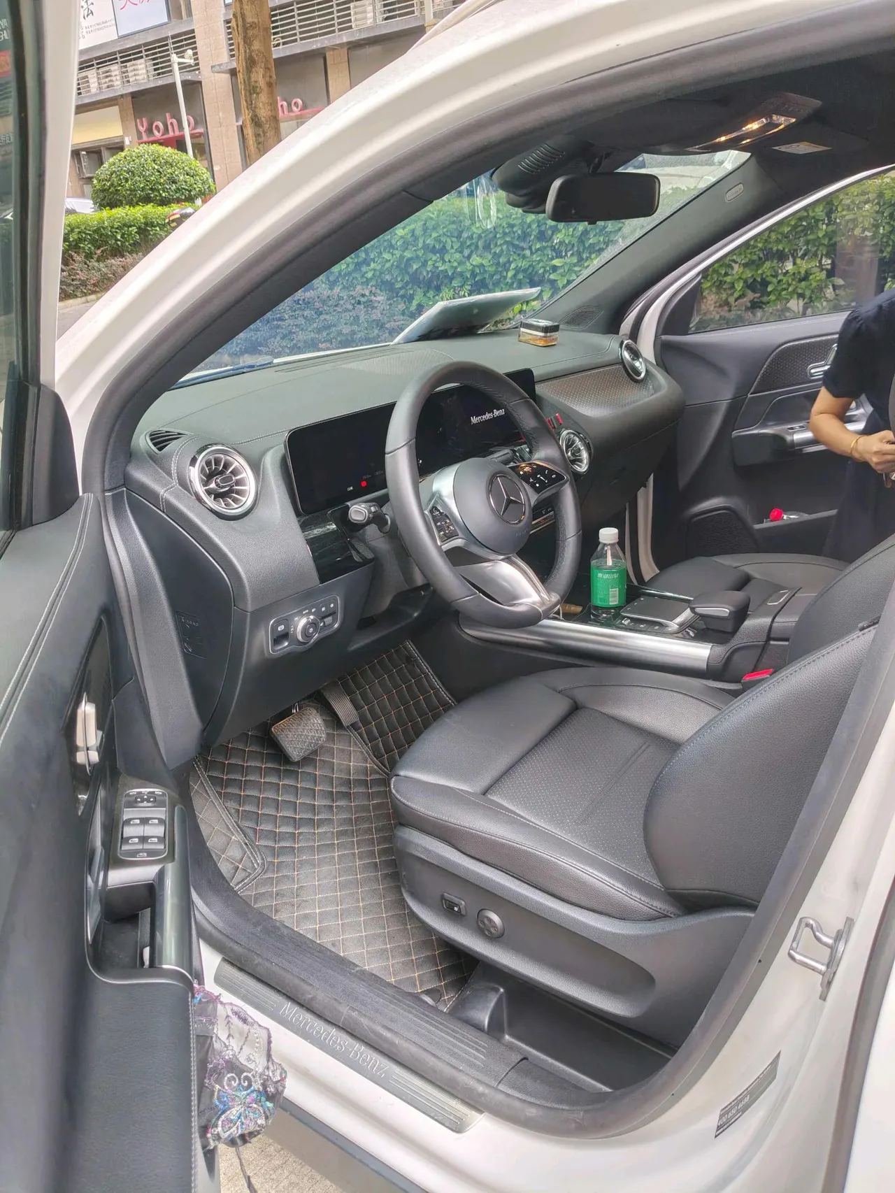 Mercedes Benz 2024 GLA 220 2.0T automatic gear 4