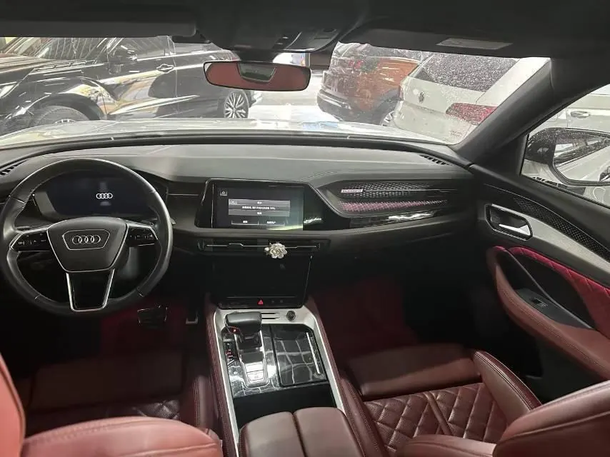 Audi 2022 Q6 2.5TFSI 50TFSI Quattro line cloud flying ride set automatic gear 5