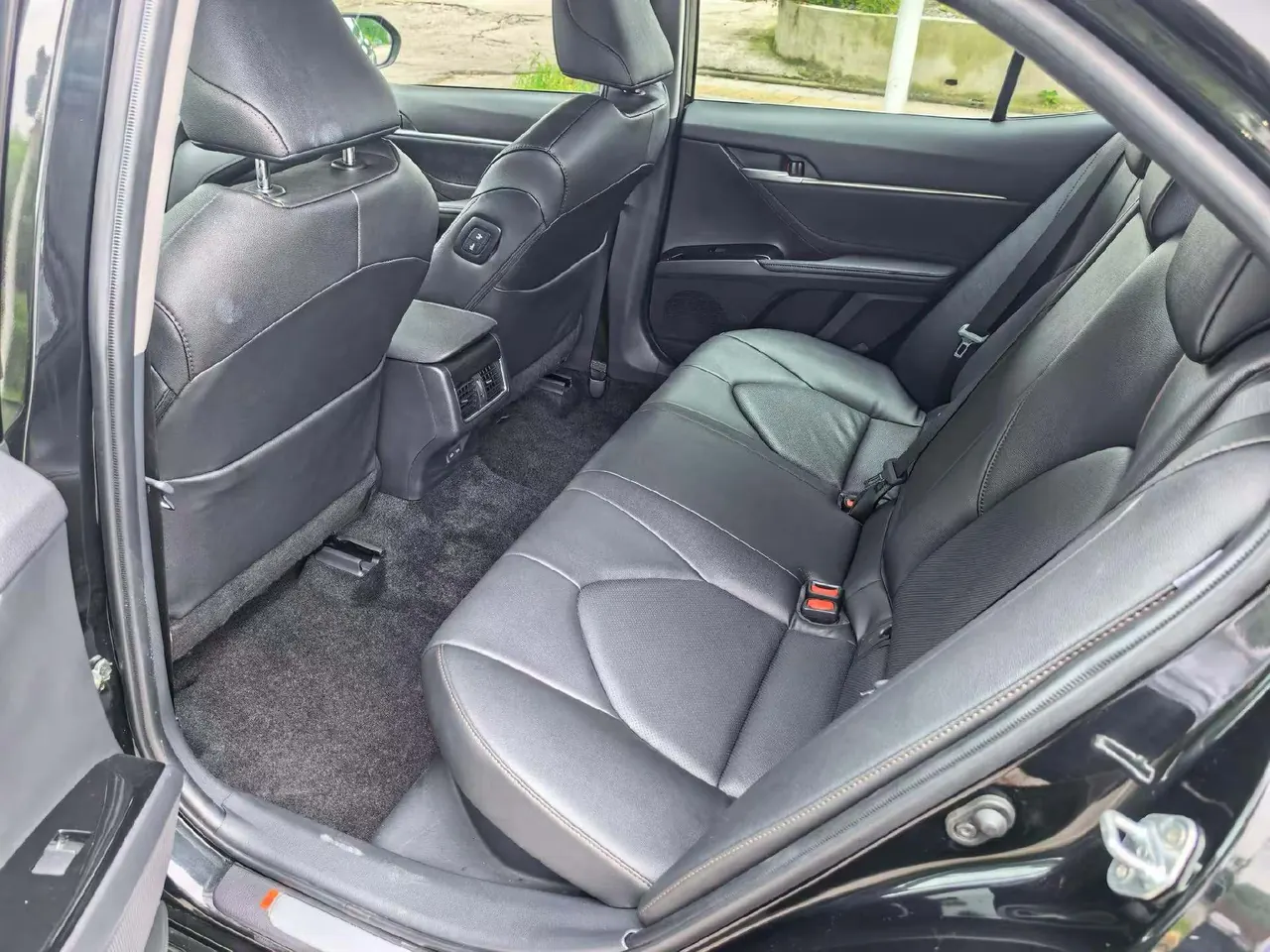Toyota 2023 Camry Dual Engine 2.5HG Stepless Deluxe Automatic Gear 4