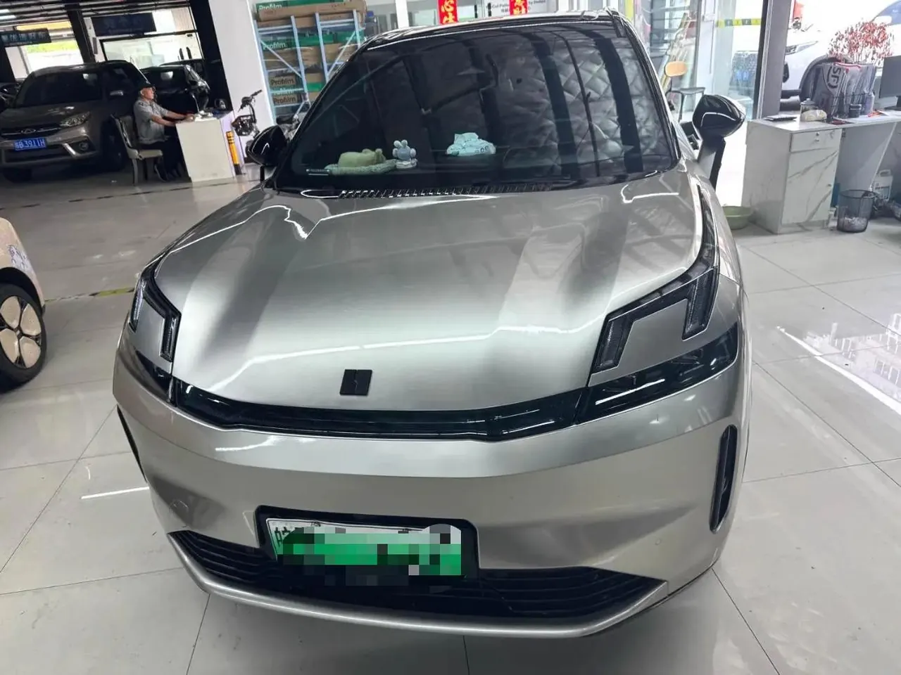 Open image lightbox: LYNK&CO 2023 LYNK&CO 08 EM-P 1.5T 120km Long Endurance Halo Automatic