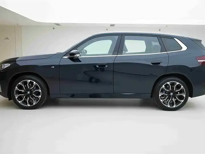 BMW X3 2025 xDrive30L exclusive M sports suit 3
