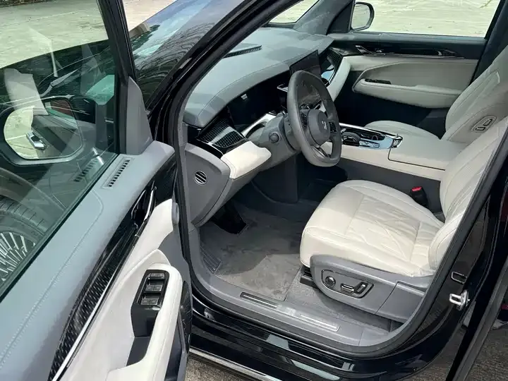 Zeekr 009 2024 seven-seat aisle version four-wheel drive 108kWh 3