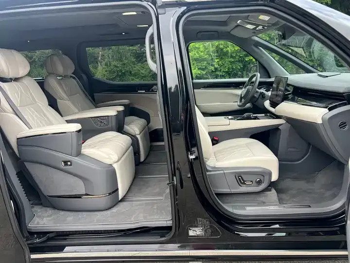 Zeekr 009 2024 seven-seat aisle version four-wheel drive 108kWh 8