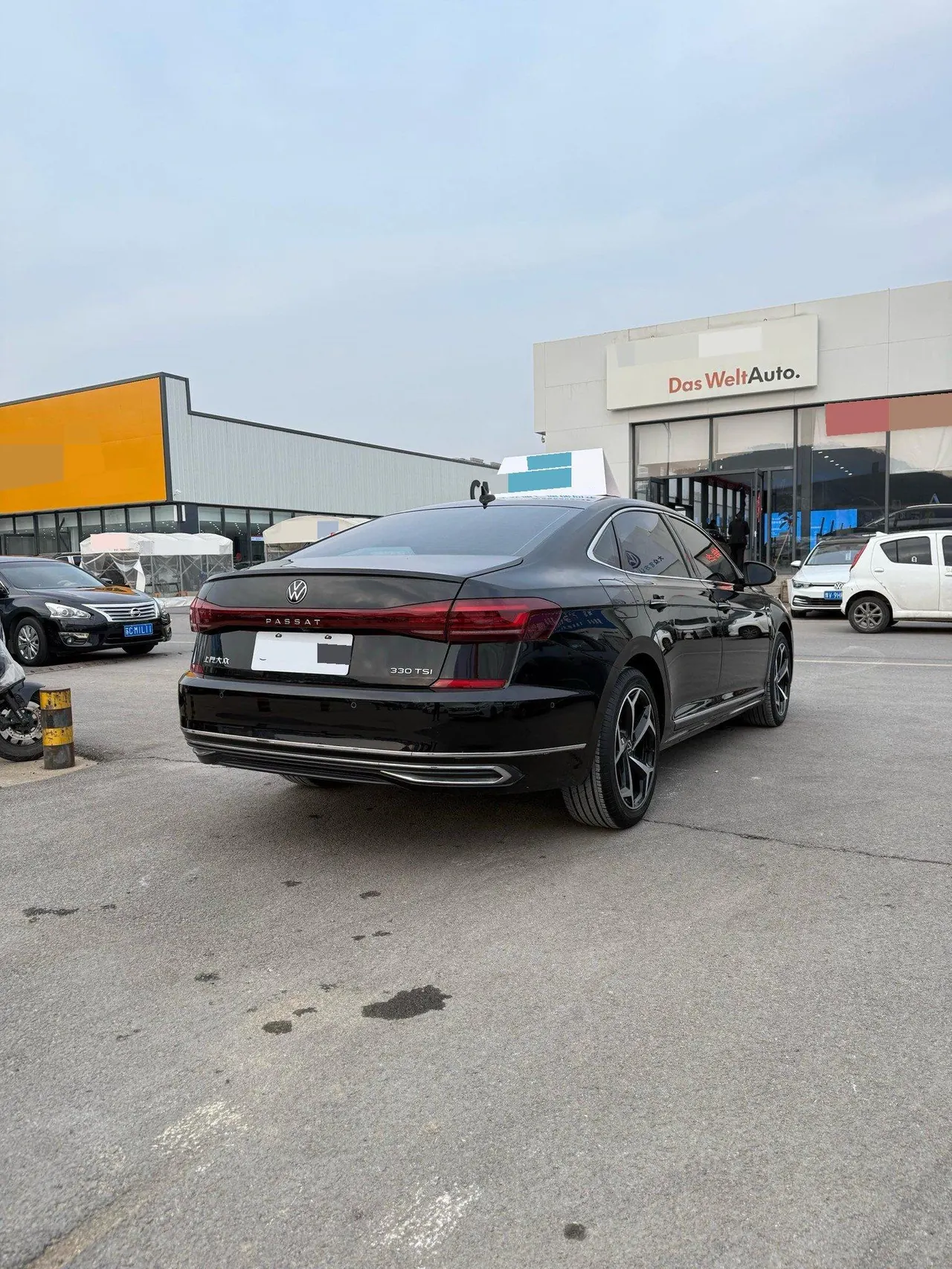 Volkswagen 2023 Passat 2.0TSI 330TSI Star Deluxe Edition Automatic Transmission 12