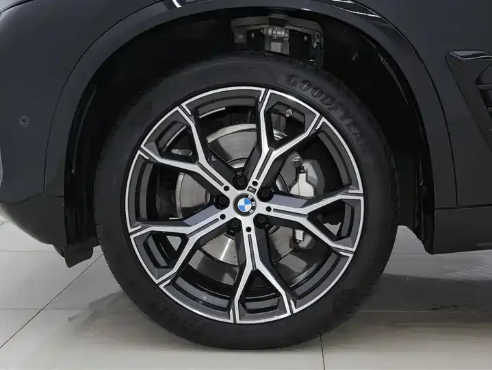 BMW X5 2025 xDrive 30Li exclusive m sports obsidian night suit 11