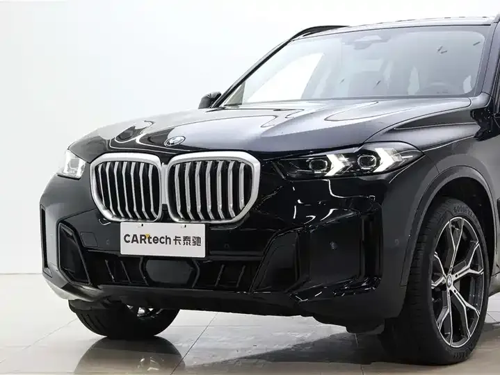 BMW X5 2025 xDrive 30Li exclusive m sports obsidian night suit 4
