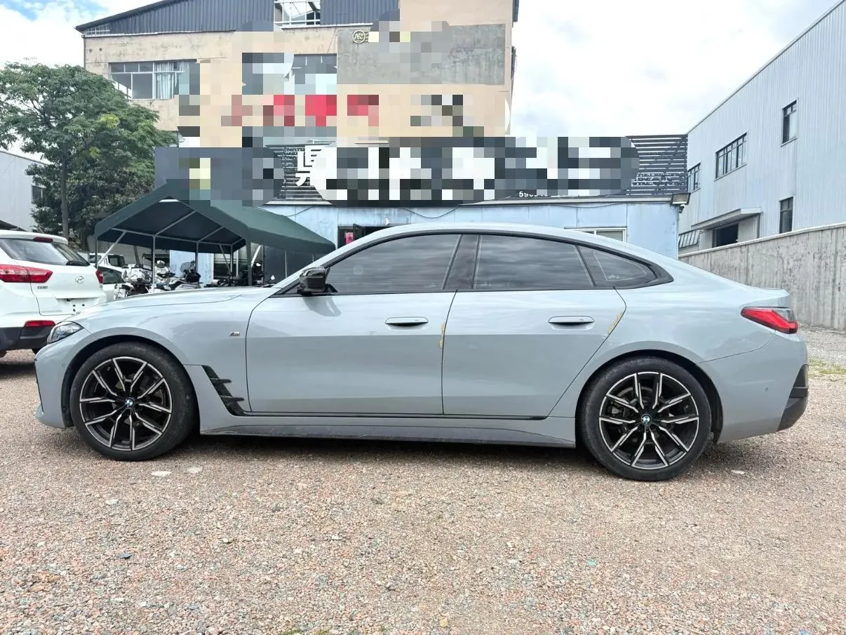 BMW 4 Series (Imported) 2022 425i Four-Door Coupe 2.0T M Sports Obsidian Night Suit Automatic Gear 2
