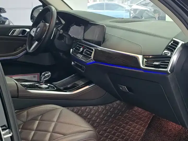 BMW X5 2022 xDrive 30Li exclusive m sports suit 10