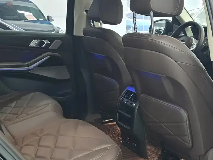 BMW X5 2022 xDrive 30Li exclusive m sports suit 11