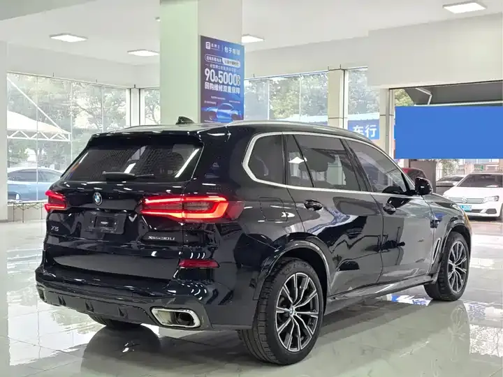 BMW X5 2022 xDrive 30Li exclusive m sports suit 4