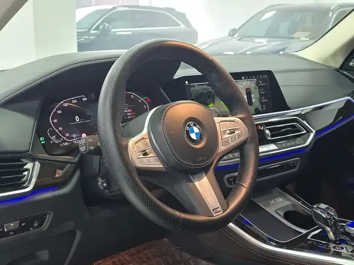 BMW X5 2022 xDrive 30Li exclusive m sports suit 7