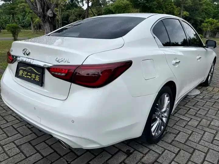 Infiniti Q50L 2018 2.0T Enjoying Edition Country VI 11