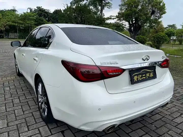 Infiniti Q50L 2018 2.0T Enjoying Edition Country VI 12
