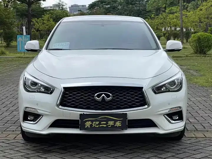 Infiniti Q50L 2018 2.0T Enjoying Edition Country VI 2