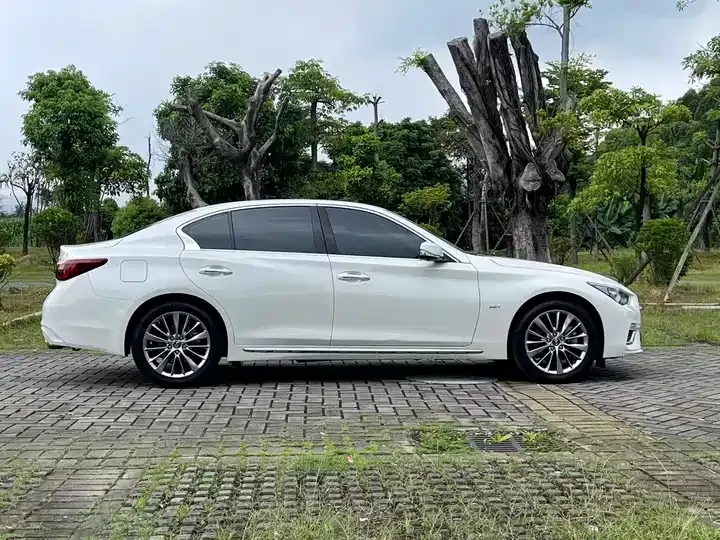 Infiniti Q50L 2018 2.0T Enjoying Edition Country VI 4